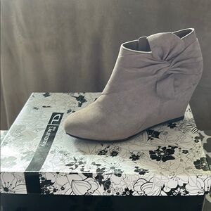 Chinese Laundry Gray Ankle Booties with Sleek Design